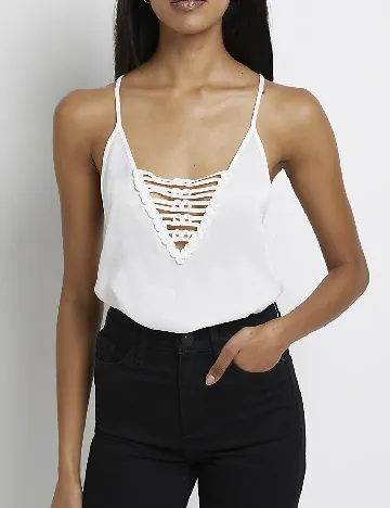 Maiou River Island, alb