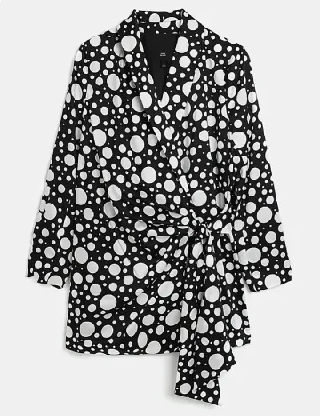 Sacou River Island, negru