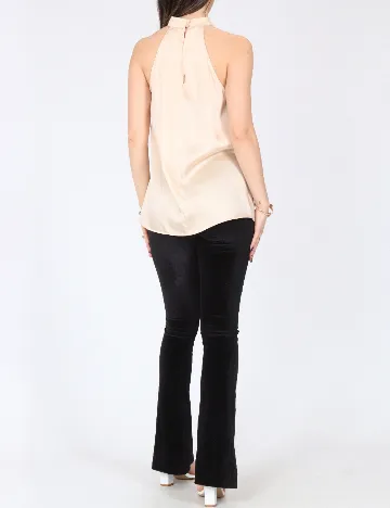 Maiou River Island, crem