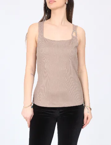 Maiou River Island, maro