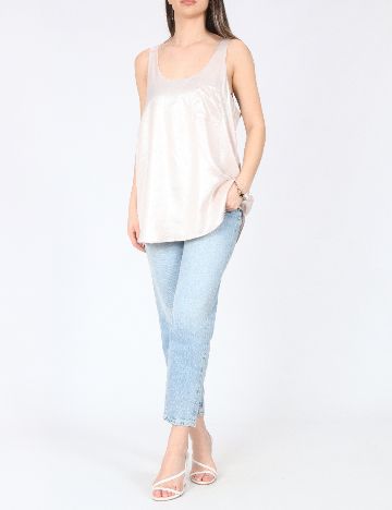 Maiou River Island, crem