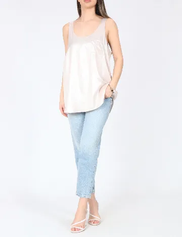 Maiou River Island, crem