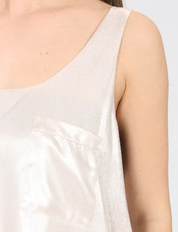 Maiou River Island, crem