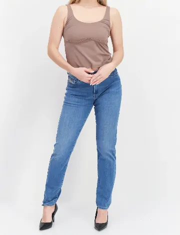 Top River Island, maro