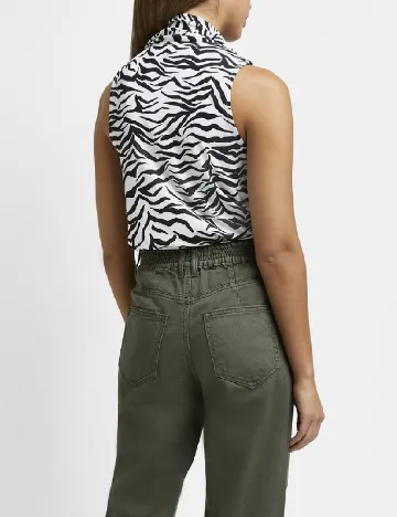 Maiou River Island, alb/negru