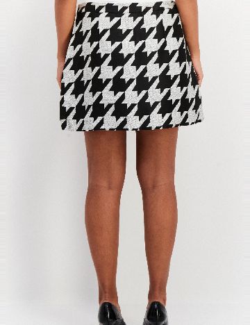 Fusta River Island, alb/negru