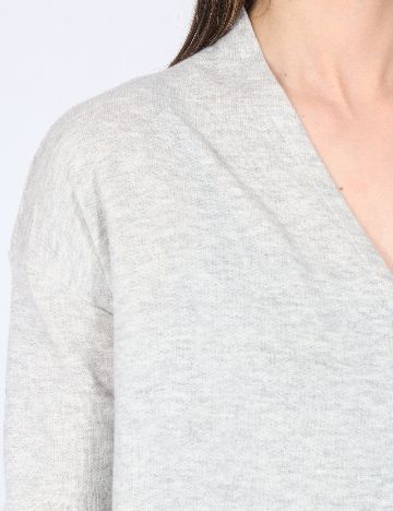 Cardigan River Island, gri