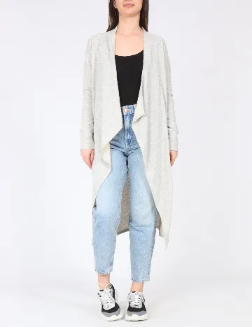 Cardigan River Island, gri