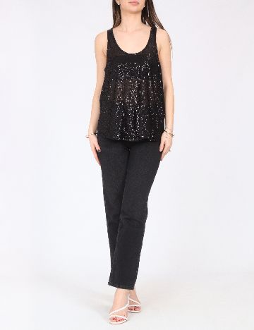 Maiou River Island, negru