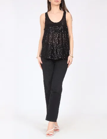 Maiou River Island, negru