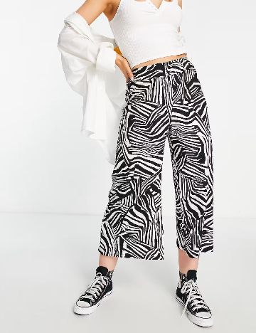 Pantaloni River Island, alb/negru