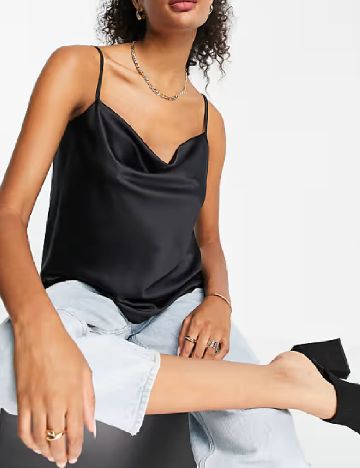 Maiou River Island, negru