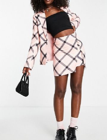 Fusta the frolic, roz