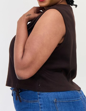 Maiou COLLUSION, maro