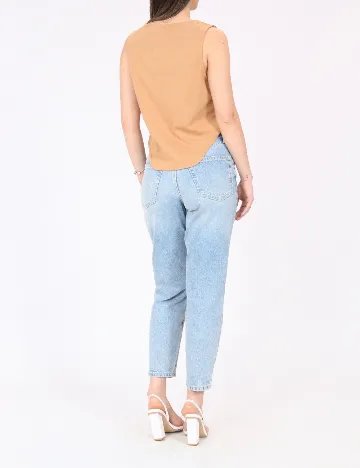 Top River Island, maro