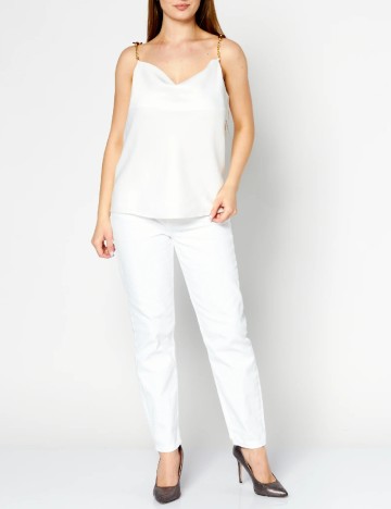 Maiou River Island, alb