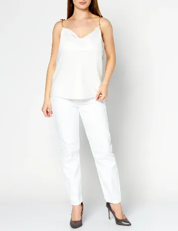 Maiou River Island, alb