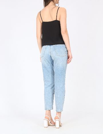 Maiou River Island, negru