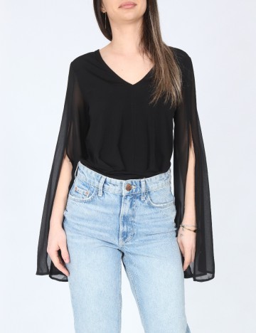 Body River Island, negru