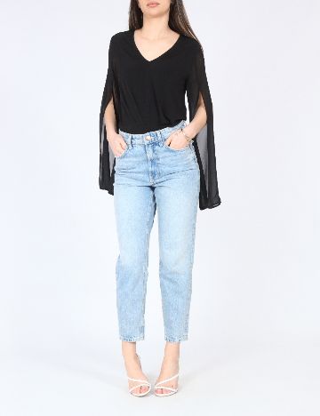 Body River Island, negru