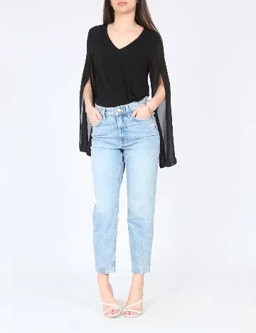 Body River Island, negru