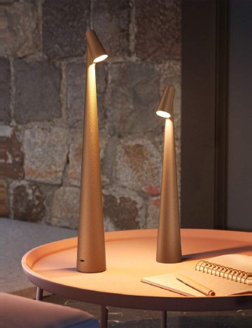 Lampa de birou SHEIN, maro