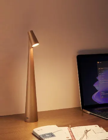 Lampa de birou SHEIN, maro