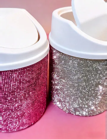 Cos de gunoi SHEIN, roz