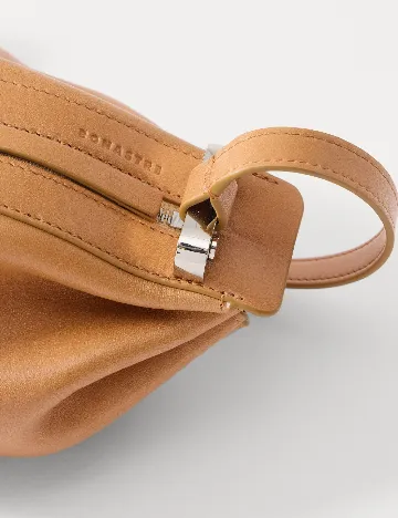 Geanta Bonastre, maro