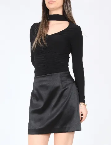 Fusta River Island, negru