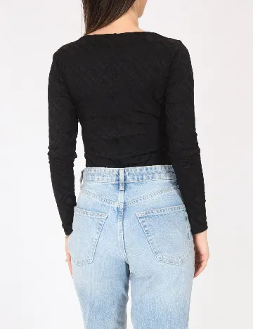 Body River Island, negru