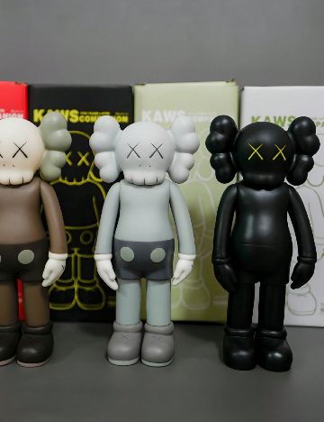 Figurina SHEIN, negru