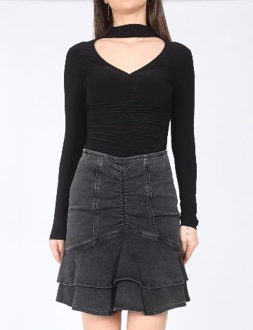 Fusta River Island, negru