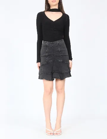 Fusta River Island, negru