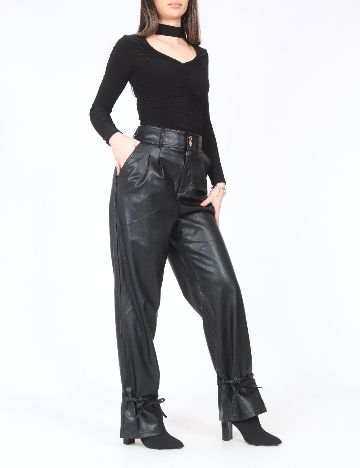 Pantaloni imitatie de piele River Island, negru