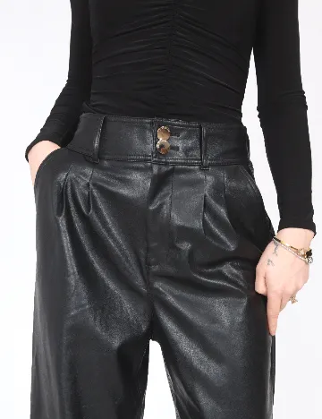 Pantaloni imitatie de piele River Island, negru