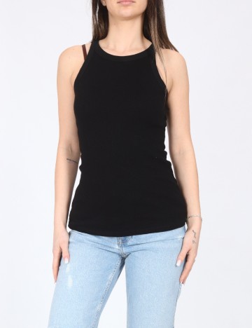 Maiou River Island, negru