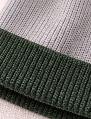 Caciula River Island, gri