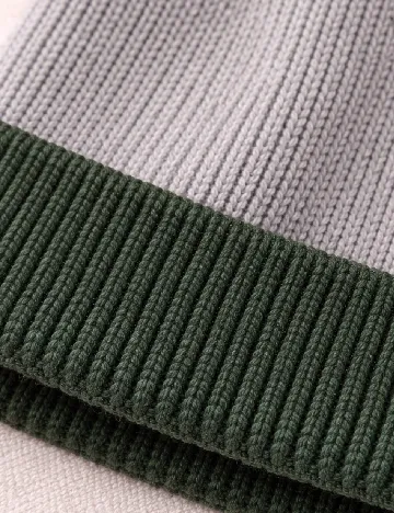 Caciula River Island, gri