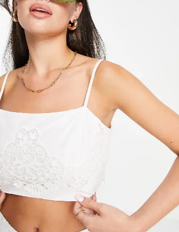 Top River Island, alb