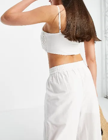 Top River Island, alb