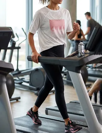 Tricou River Island, alb