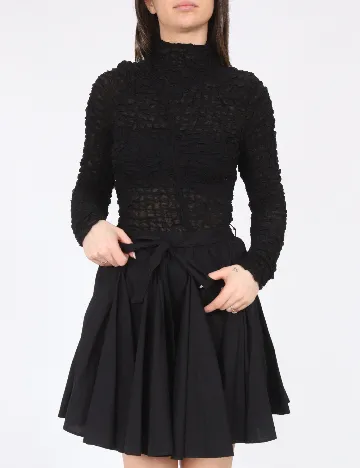 Fusta River Island, negru