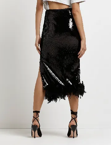 Fusta River Island, negru