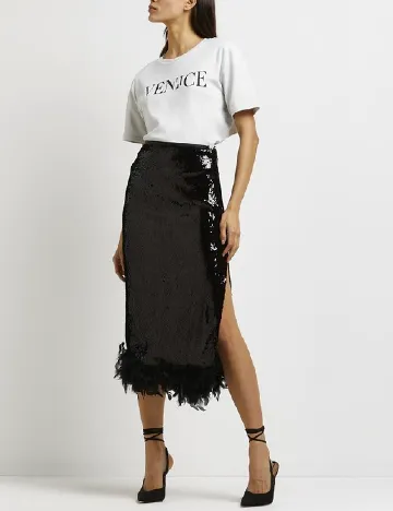 Fusta River Island, negru