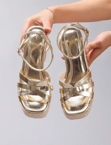 Sandale SHEIN, auriu