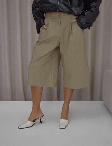 Pantaloni trei sferturi Musera, kaki
