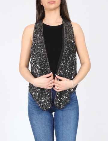 Vesta Bershka, negru