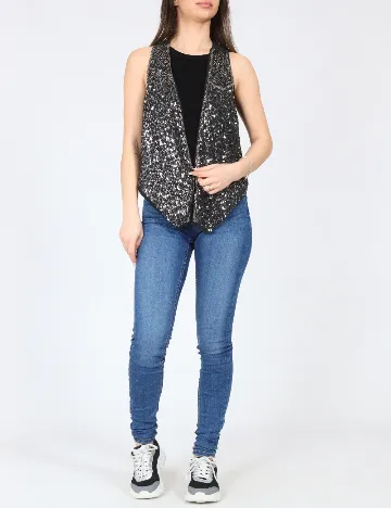 Vesta Bershka, negru