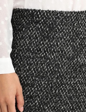Fusta Opus, negru